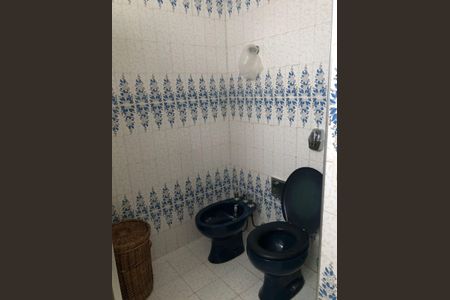 Casa à venda com 153m², 3 quartos e 2 vagas Casa à venda com 153m², 3 quartos e 2 vagasBanheiro