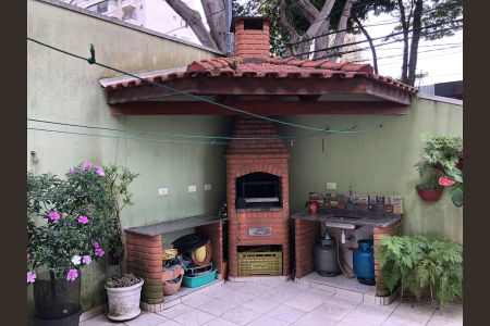 Casa à venda com 153m², 3 quartos e 2 vagas Casa à venda com 153m², 3 quartos e 2 vagasChurrasqueira