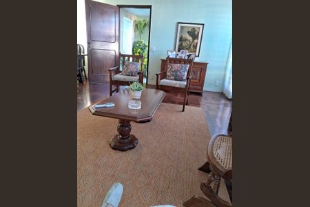 Casa à venda com 153m², 3 quartos e 2 vagas Casa à venda com 153m², 3 quartos e 2 vagasSala