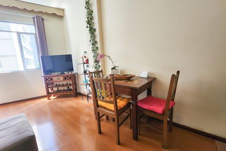 Apartamento para alugar com 82m², 2 quartos e sem vaga Apartamento para alugar com 82m², 2 quartos e sem vagaSala