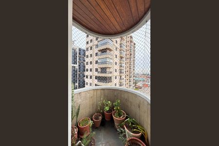 Apartamento à venda com 98m², 2 quartos e 2 vagasSuite Varanda