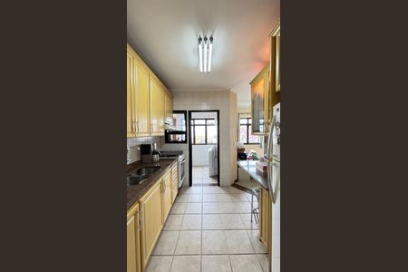 Apartamento à venda com 98m², 2 quartos e 2 vagasCozinha