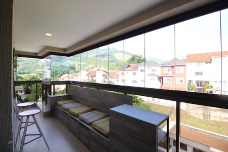 Apartamento à venda com 64m², 2 quartos e 1 vagaVaranda