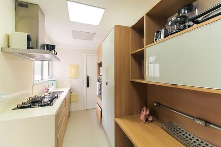 Apartamento à venda com 265m², 4 quartos e 3 vagas Apartamento à venda com 265m², 4 quartos e 3 vagasCozinha