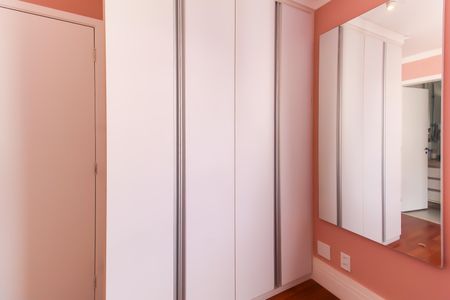 Apartamento à venda com 265m², 4 quartos e 3 vagas Apartamento à venda com 265m², 4 quartos e 3 vagas Suíte