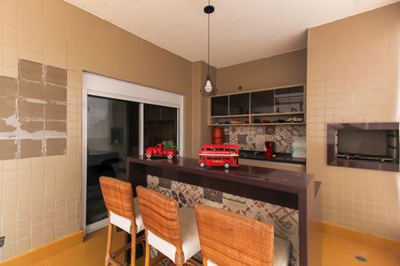 Apartamento à venda com 265m², 4 quartos e 3 vagas Apartamento à venda com 265m², 4 quartos e 3 vagasÁrea comum - Churrasqueira