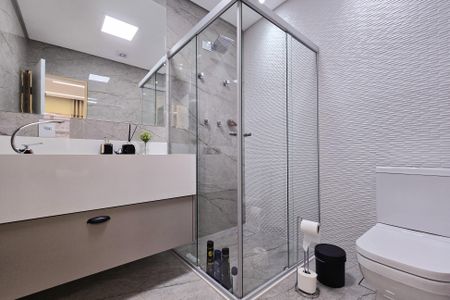 Casa à venda com 250m², 4 quartos e 2 vagas Casa à venda com 250m², 4 quartos e 2 vagasBanheiro - Suíte 1