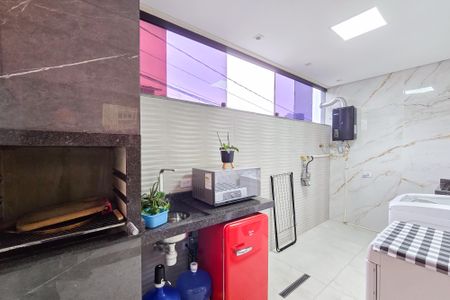 Casa à venda com 250m², 4 quartos e 2 vagas Casa à venda com 250m², 4 quartos e 2 vagasÁrea de Serviço