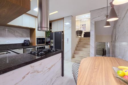 Casa à venda com 250m², 4 quartos e 2 vagas Casa à venda com 250m², 4 quartos e 2 vagasCozinha