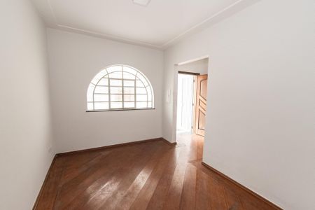 Casa para alugar com 150m², 3 quartos e 2 vagasSala