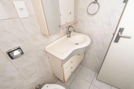 Casa para alugar com 150m², 3 quartos e 2 vagasBanheiro da suíte