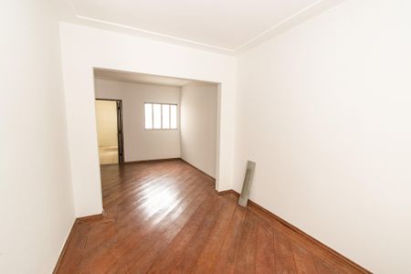 Casa para alugar com 150m², 3 quartos e 2 vagasSala