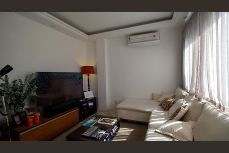 Apartamento à venda com 190m², 3 quartos e 2 vagasSala