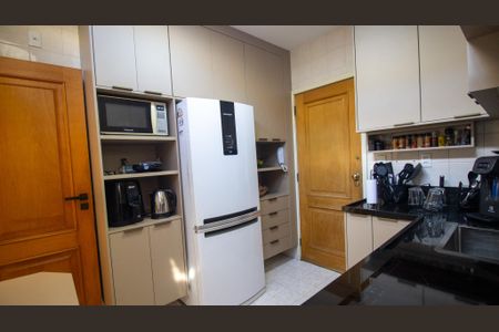 Apartamento à venda com 190m², 3 quartos e 2 vagasCozinha e Área de Serviço