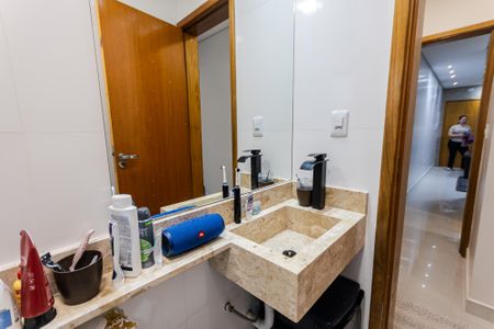 Apartamento à venda com 115m², 2 quartos e 2 vagas Apartamento à venda com 115m², 2 quartos e 2 vagasBanheiro da Suíte