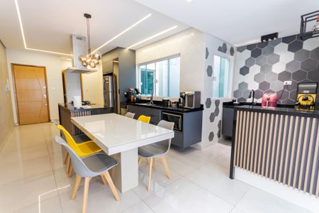 Apartamento à venda com 115m², 2 quartos e 2 vagas Apartamento à venda com 115m², 2 quartos e 2 vagasCozinha