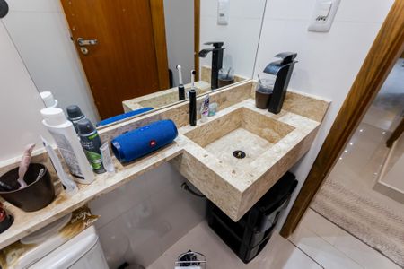 Apartamento à venda com 115m², 2 quartos e 2 vagas Apartamento à venda com 115m², 2 quartos e 2 vagasBanheiro da Suíte