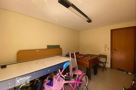 Apartamento à venda com 272m², 4 quartos e 3 vagasÁrea comum - Salão de jogos