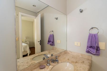 Apartamento à venda com 272m², 4 quartos e 3 vagasBanheiro da Suíte 3