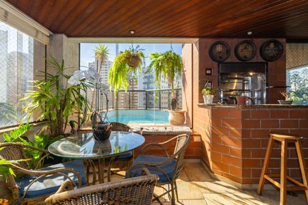 Apartamento à venda com 272m², 4 quartos e 3 vagasVaranda da Sala