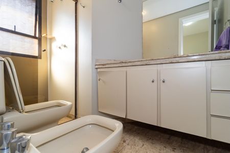 Apartamento à venda com 272m², 4 quartos e 3 vagasBanheiro da Suíte 3