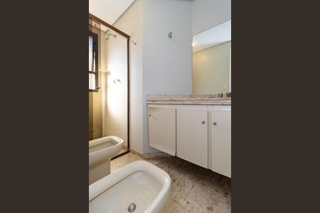 Apartamento à venda com 272m², 4 quartos e 3 vagasBanheiro da Suíte 3