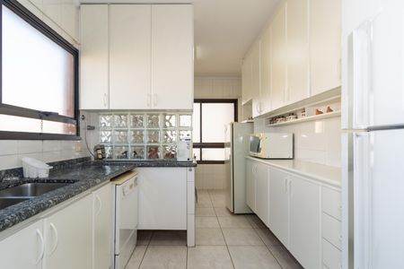 Apartamento à venda com 272m², 4 quartos e 3 vagasCozinha