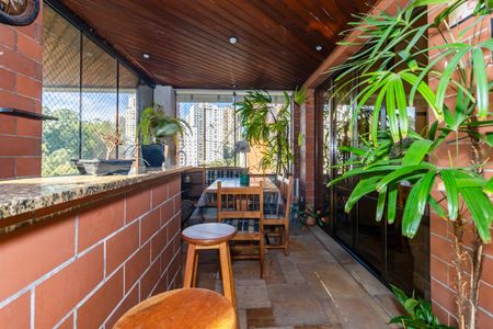 Apartamento à venda com 272m², 4 quartos e 3 vagasVaranda da Sala