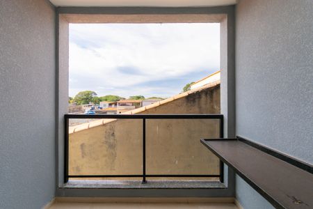 Apartamento à venda com 49m², 2 quartos e 1 vaga Apartamento à venda com 49m², 2 quartos e 1 vagaVaranda