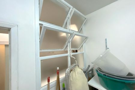 Apartamento à venda com 100m², 3 quartos e 2 vagas Apartamento à venda com 100m², 3 quartos e 2 vagasQuarto de Serviço