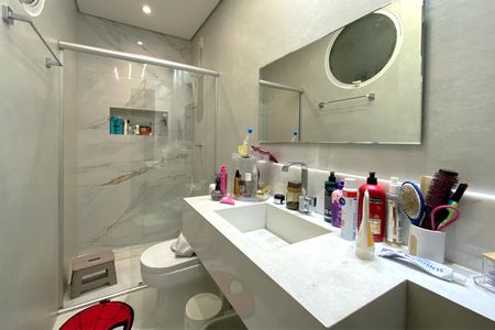 Apartamento à venda com 100m², 3 quartos e 2 vagas Apartamento à venda com 100m², 3 quartos e 2 vagasBanheiro da Suíte