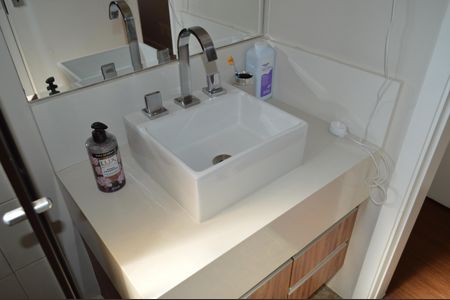 Apartamento para alugar com 72m², 2 quartos e 2 vagasBanheiro da Suíte