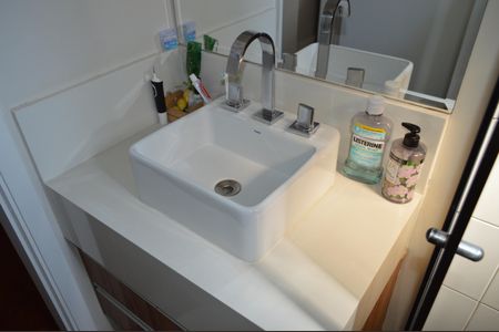 Apartamento para alugar com 72m², 2 quartos e 2 vagasBanheiro da Suíte