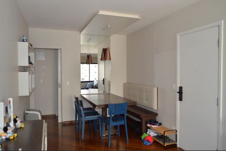 Apartamento para alugar com 72m², 2 quartos e 2 vagasSala