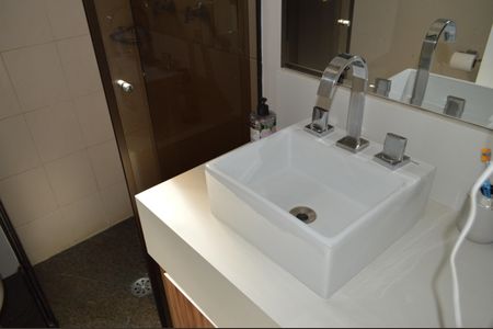 Apartamento para alugar com 72m², 2 quartos e 2 vagasBanheiro