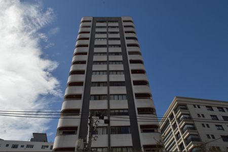 Apartamento para alugar com 72m², 2 quartos e 2 vagasFachada