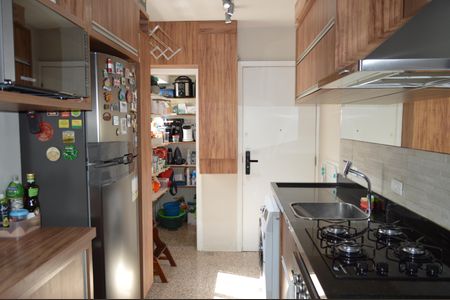 Apartamento para alugar com 72m², 2 quartos e 2 vagasCozinha e Área de Serviço