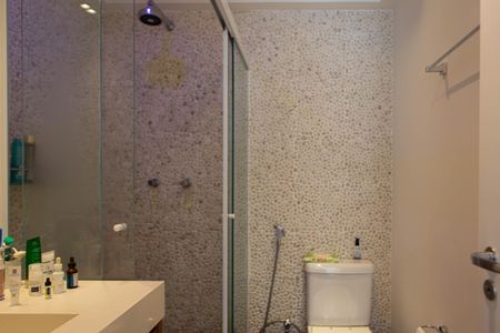 Apartamento à venda com 90m², 1 quarto e 2 vagasBanheiro da Suíte