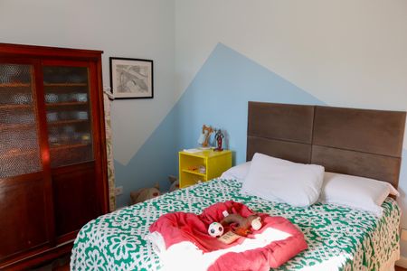 Casa à venda com 444m², 4 quartos e 4 vagas Casa à venda com 444m², 4 quartos e 4 vagasQuarto 1 - Suíte