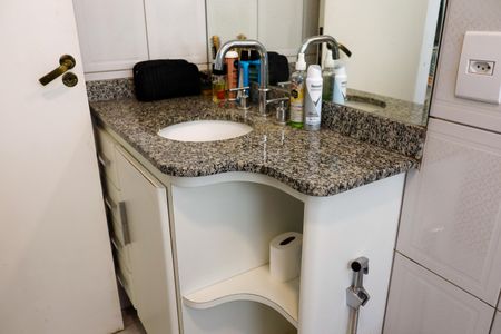 Casa à venda com 444m², 4 quartos e 4 vagas Casa à venda com 444m², 4 quartos e 4 vagasBanheiro da Suíte 3