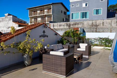 Casa à venda com 444m², 4 quartos e 4 vagas Casa à venda com 444m², 4 quartos e 4 vagasSacada