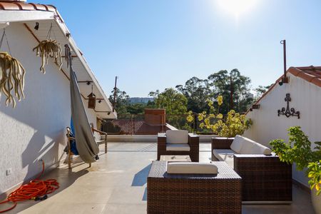 Casa à venda com 444m², 4 quartos e 4 vagas Casa à venda com 444m², 4 quartos e 4 vagasSacada