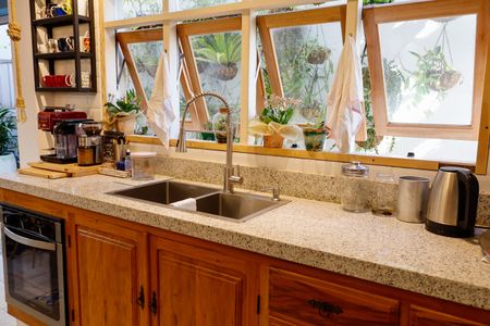 Casa à venda com 444m², 4 quartos e 4 vagas Casa à venda com 444m², 4 quartos e 4 vagasCozinha