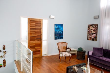 Casa à venda com 444m², 4 quartos e 4 vagas Casa à venda com 444m², 4 quartos e 4 vagasSala