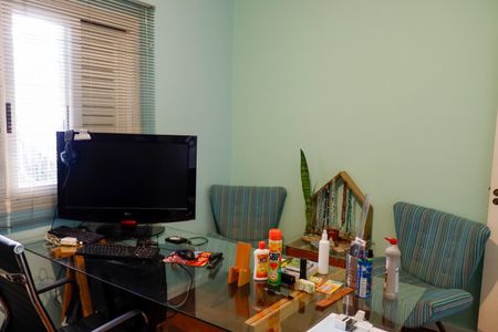 Casa à venda com 444m², 4 quartos e 4 vagas Casa à venda com 444m², 4 quartos e 4 vagasQuarto 2 - Suíte