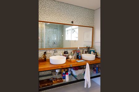 Casa à venda com 444m², 4 quartos e 4 vagas Casa à venda com 444m², 4 quartos e 4 vagasBanheiro da Suíte 4