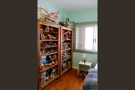 Casa à venda com 444m², 4 quartos e 4 vagas Casa à venda com 444m², 4 quartos e 4 vagasQuarto 3 - Suíte