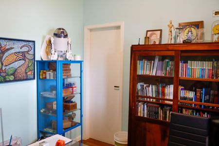 Casa à venda com 444m², 4 quartos e 4 vagas Casa à venda com 444m², 4 quartos e 4 vagasQuarto 2 - Suíte