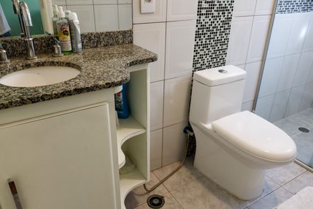 Casa à venda com 444m², 4 quartos e 4 vagas Casa à venda com 444m², 4 quartos e 4 vagasBanheiro da Suíte 3