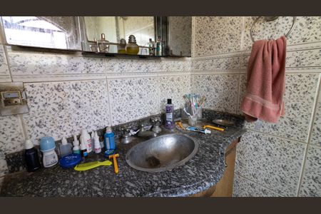 Casa à venda com 209m², 4 quartos e 3 vagas Casa à venda com 209m², 4 quartos e 3 vagasBanheiro Social